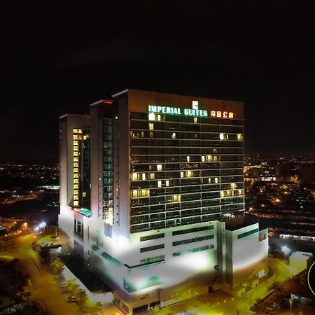 Luco Apartments @ Imperial Suites Кучинг Екстериор снимка
